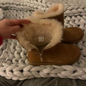 I am selling a like new pair of UGGs. Bought two years ago only wore once.